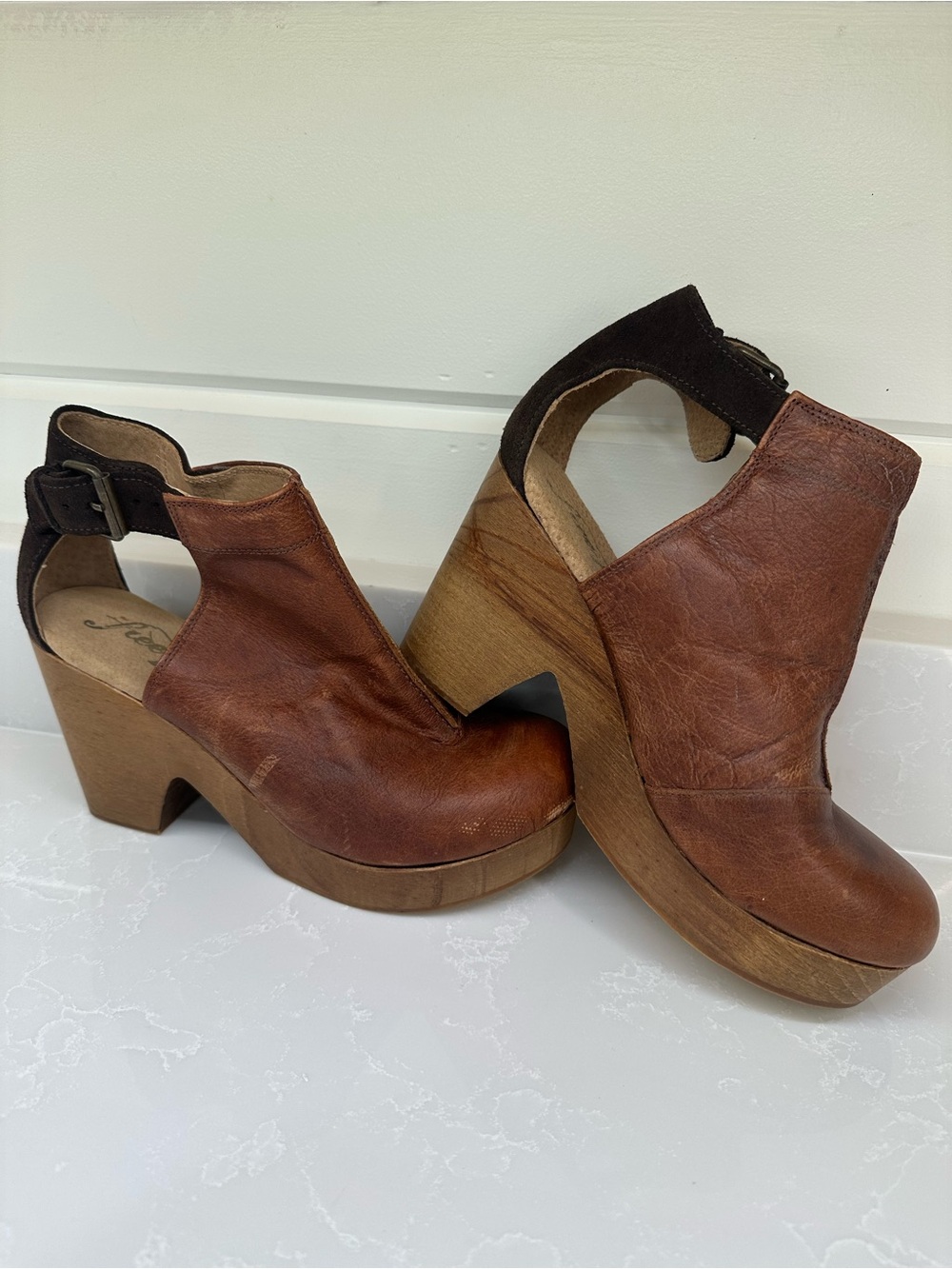 Free People Amber Orchard Leather Clogs Spain Size 38 Brown Cutout Wooden Heel